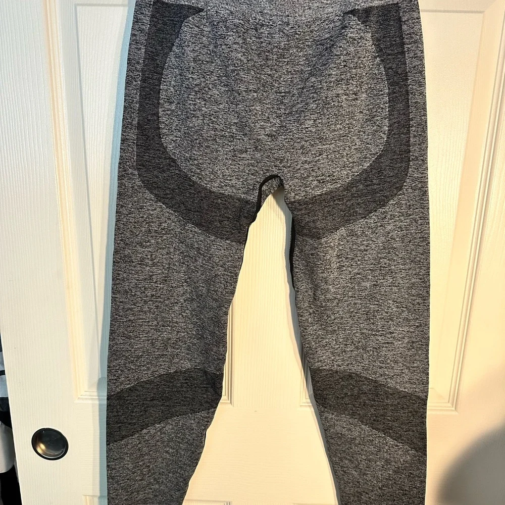 PINK Victoria's Secret seamless, Charcoal Leggings - Picture 8 of 9